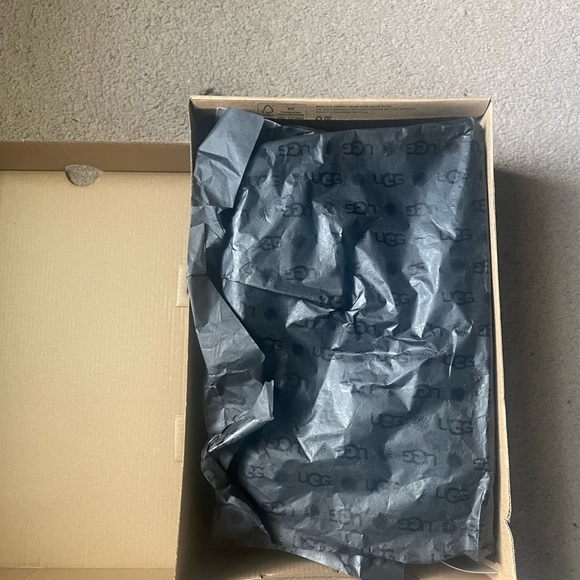 Navy Blue Size 9 Mens Nuemel Uggs. - Picture 5 of 6